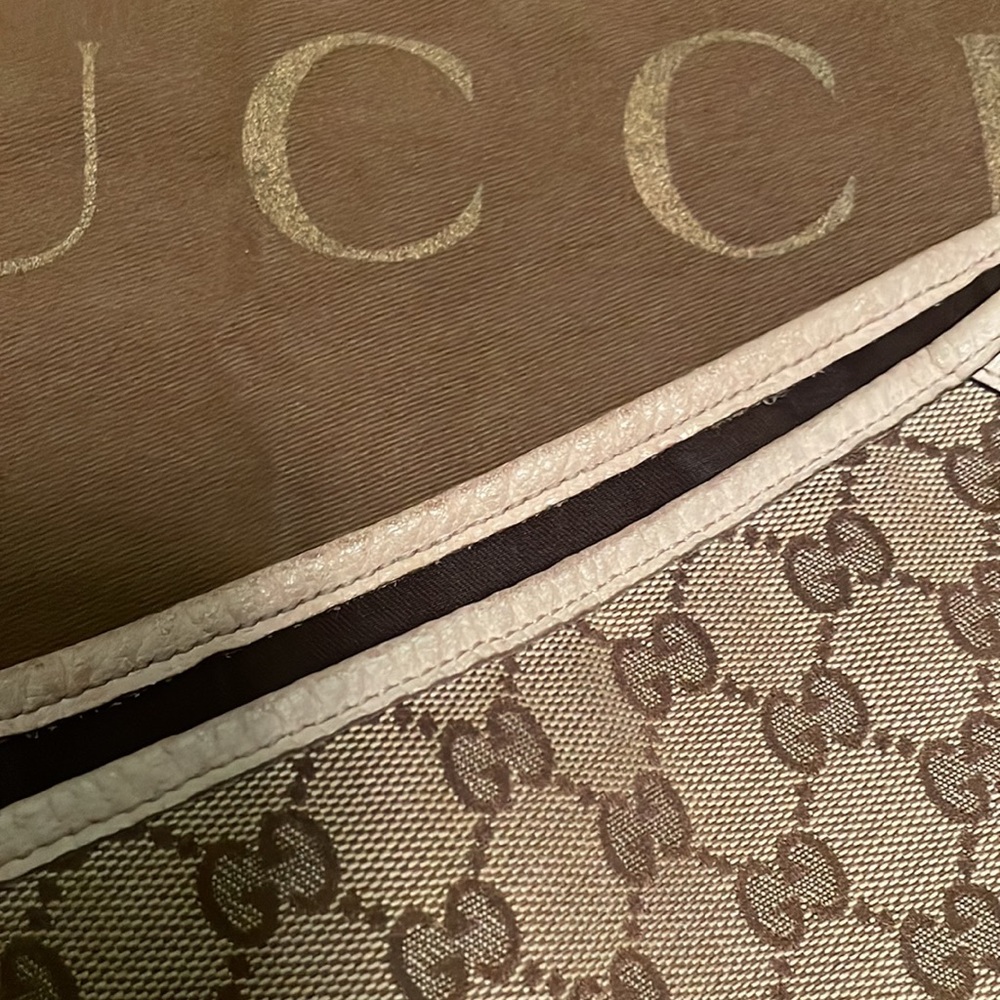 Authentic Gucci GG Abbey Canvas Tote Handbag - Picture 3 of 11